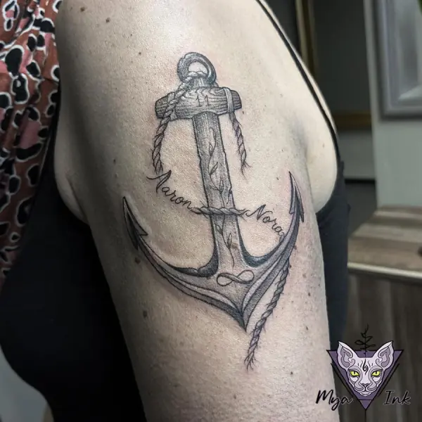 Fineline anker tattoo